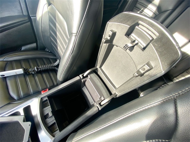 2022 Ford Edge SEL photo 9