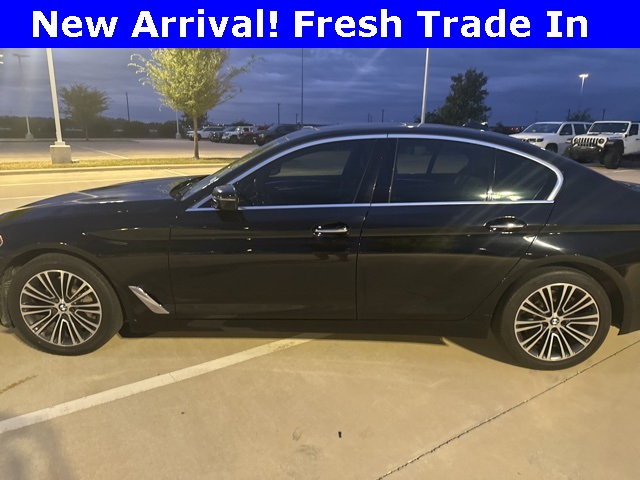 2018 BMW 5 Series 530i's photo