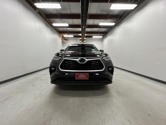 2024 Toyota Highlander XLE photo 2