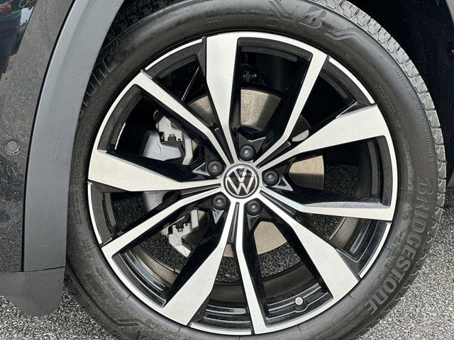 2026 Volkswagen Atlas SEL Premium R-Line photo 2