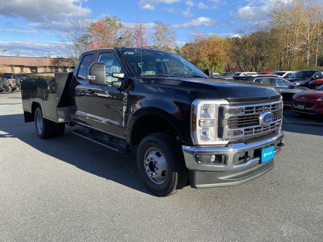 2026 Ford F-350 Super Duty Chassis Cab XL's photo