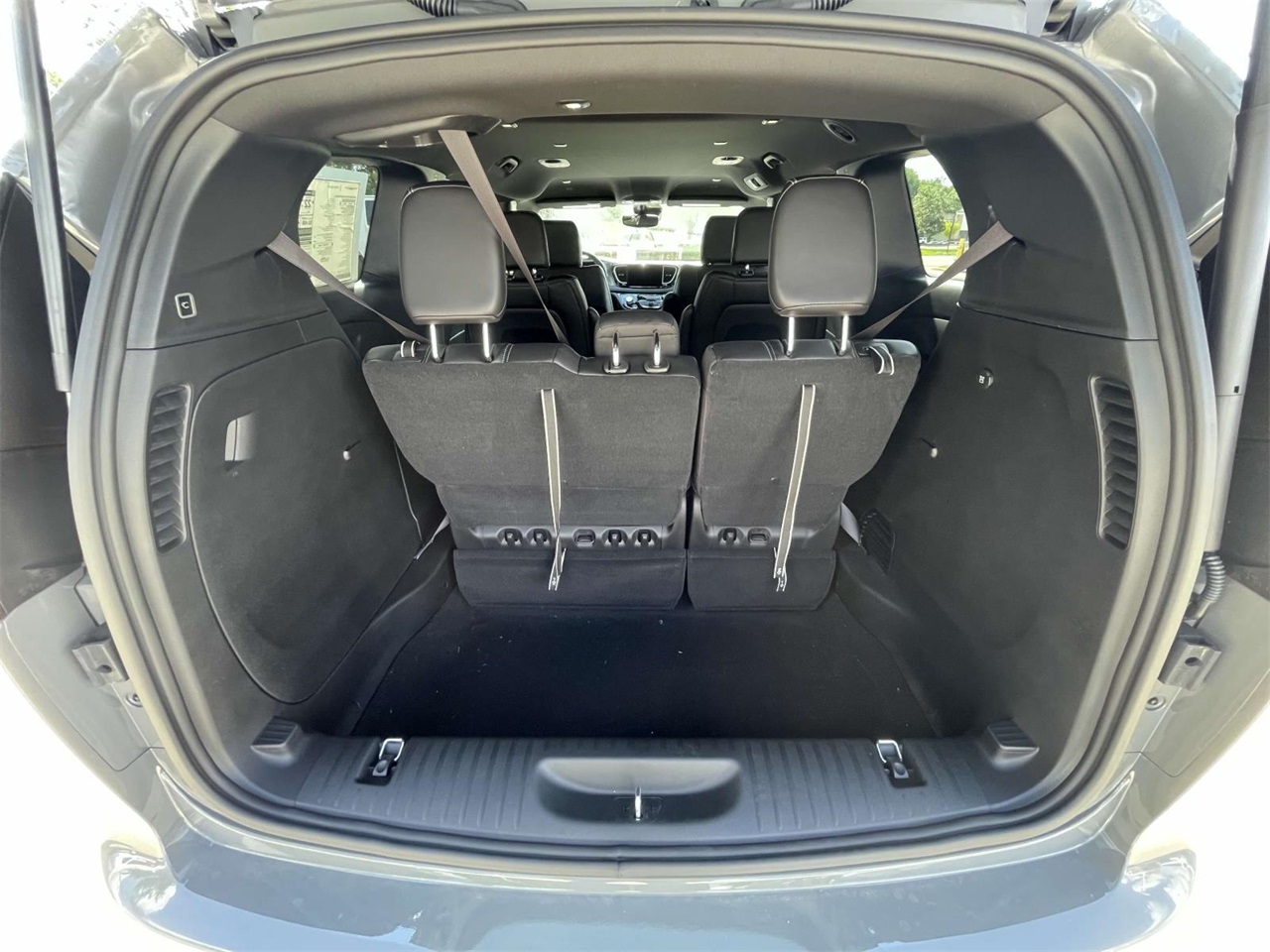 2025 Chrysler Pacifica photo 27