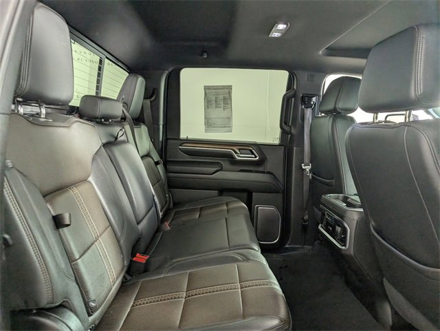 2025 Chevrolet Silverado 2500HD High Country photo 18