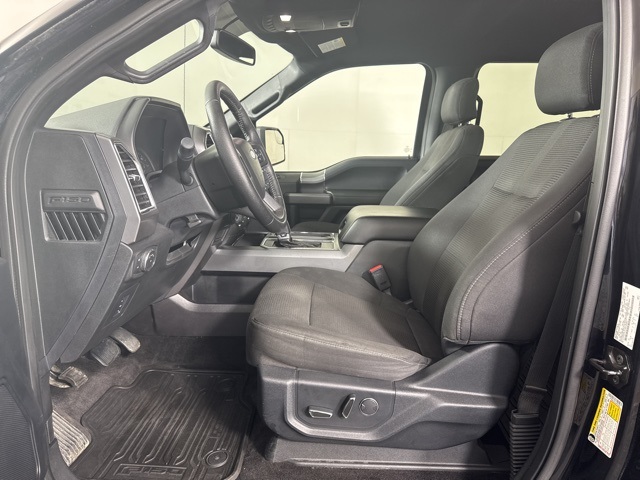 2016 Ford F-150 XLT photo 11