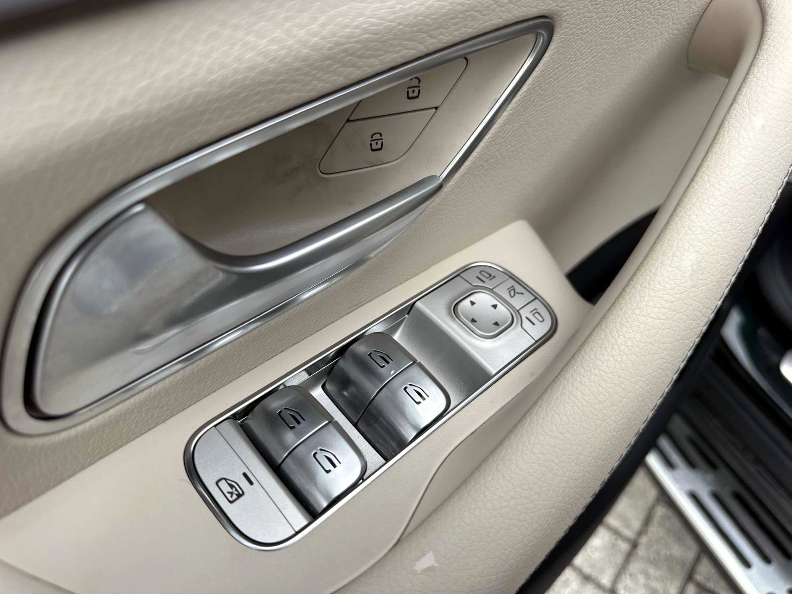 2025 Mercedes Benz GLS 580 4MATIC photo 17