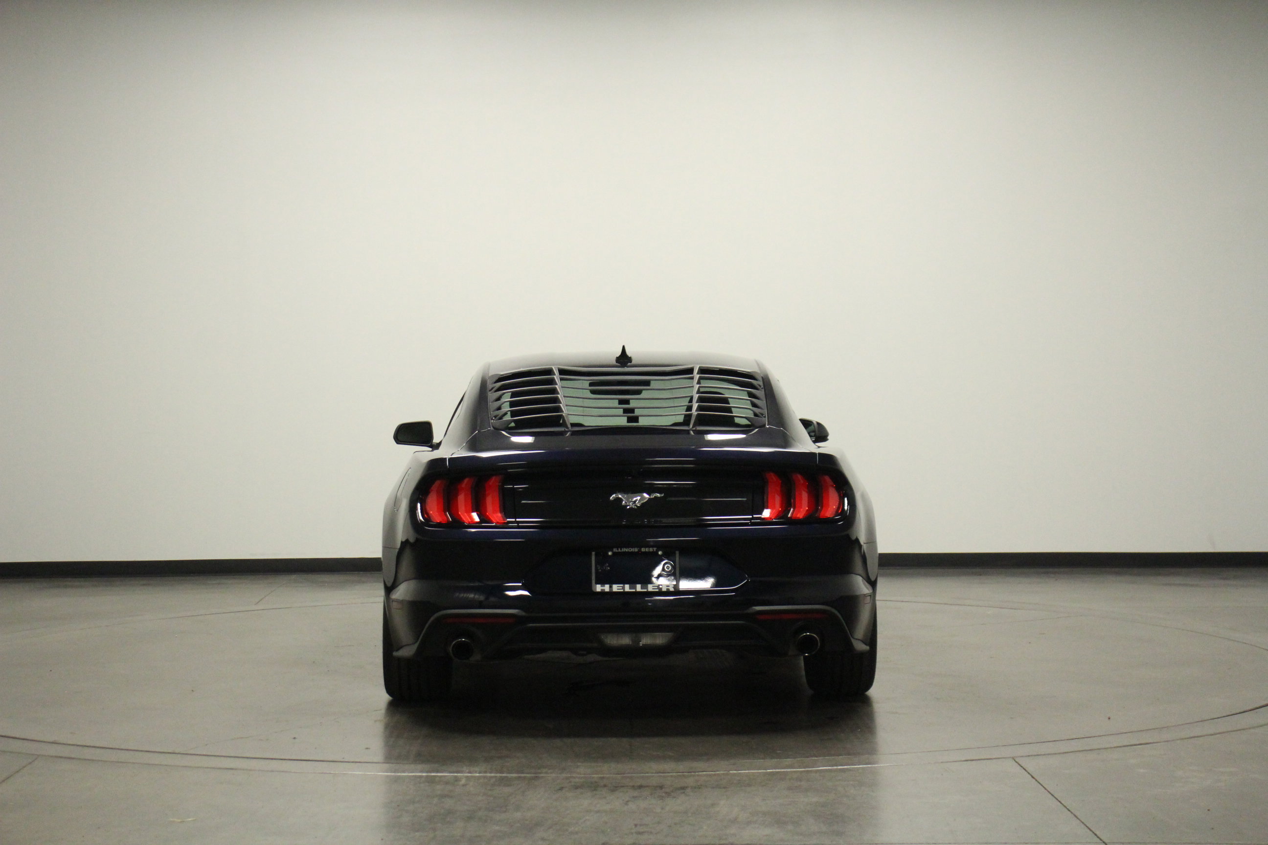 2021 Ford Mustang EcoBoost photo 5