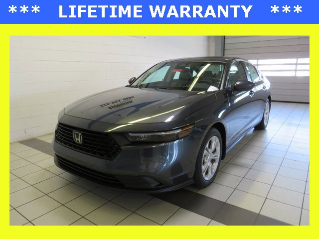 2025 Honda Accord LX's photo