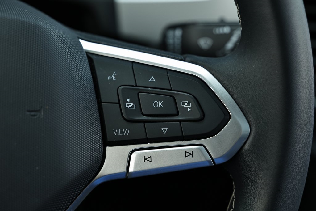 2022 Volkswagen Atlas Cross Sport V6 SE Technology photo 28