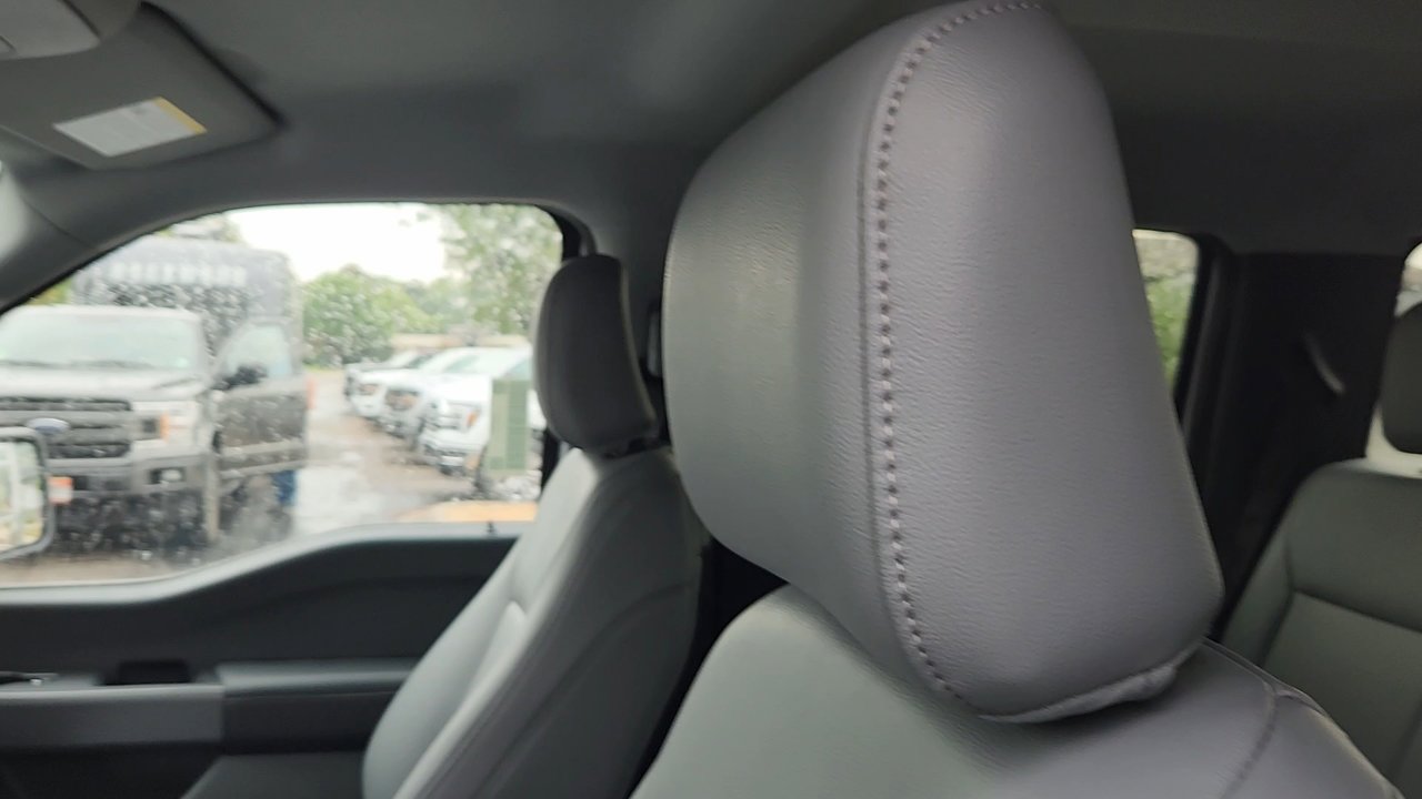 2025 Ford F-150 Lightning photo 15