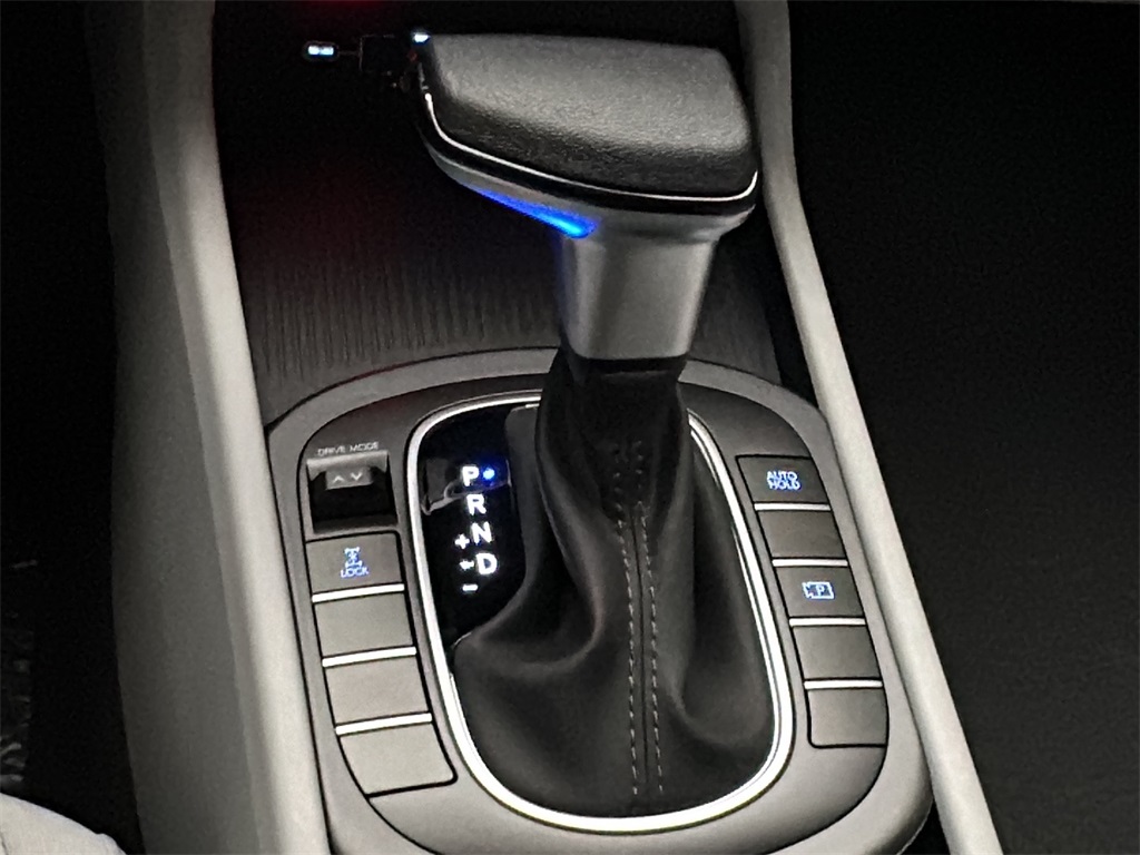 2026 Hyundai Kona SE photo 18