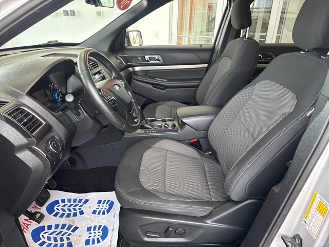 2019 Ford Explorer XLT photo 16