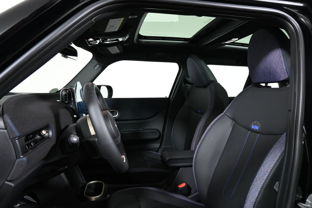 2026 Mini Cooper Hardtop S 4 Door Iconic photo 12