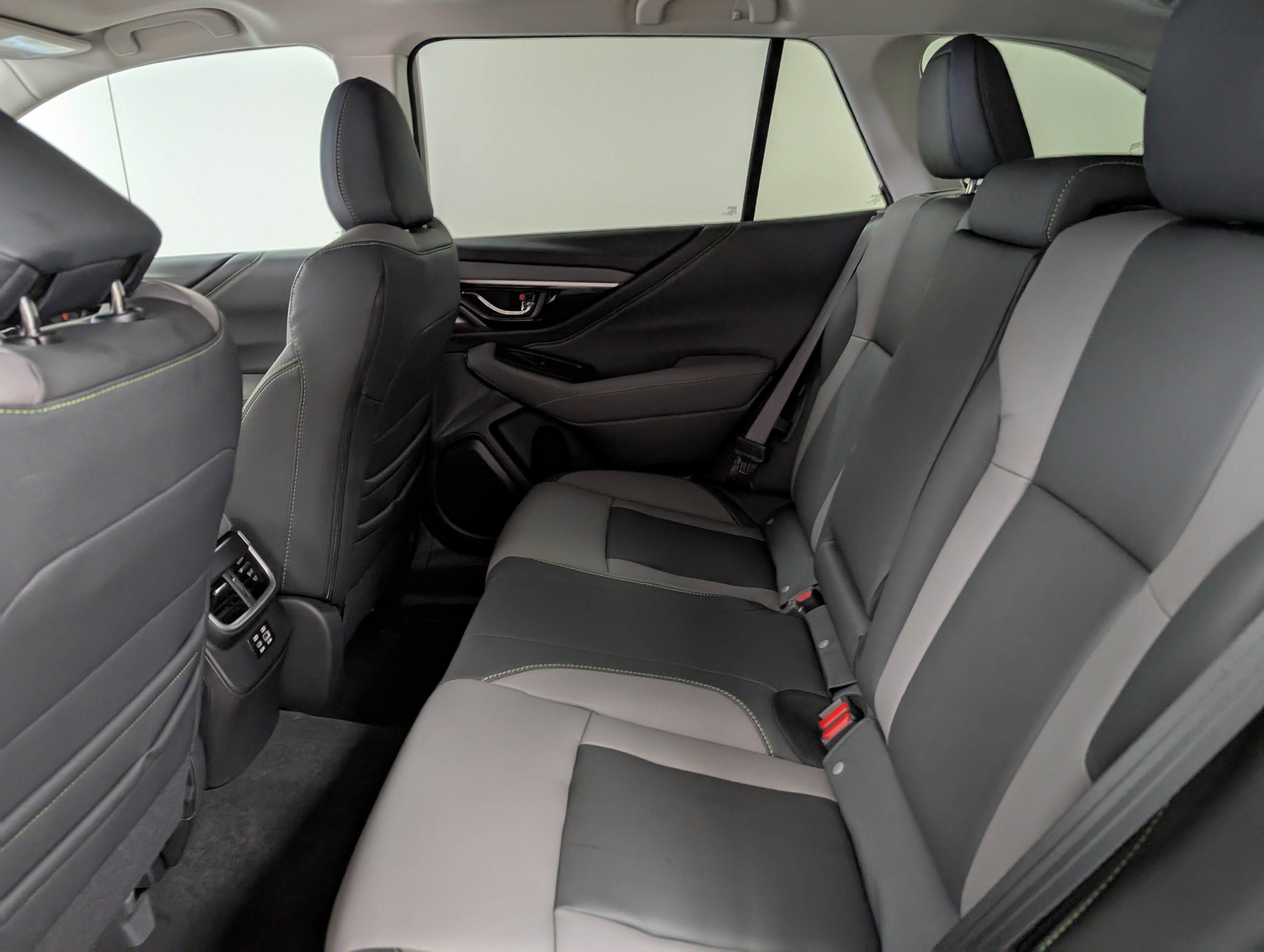 2025 Subaru Outback Onyx Edition photo 4
