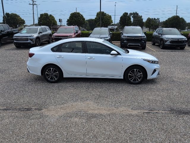 2024 Kia Forte LXS photo 13