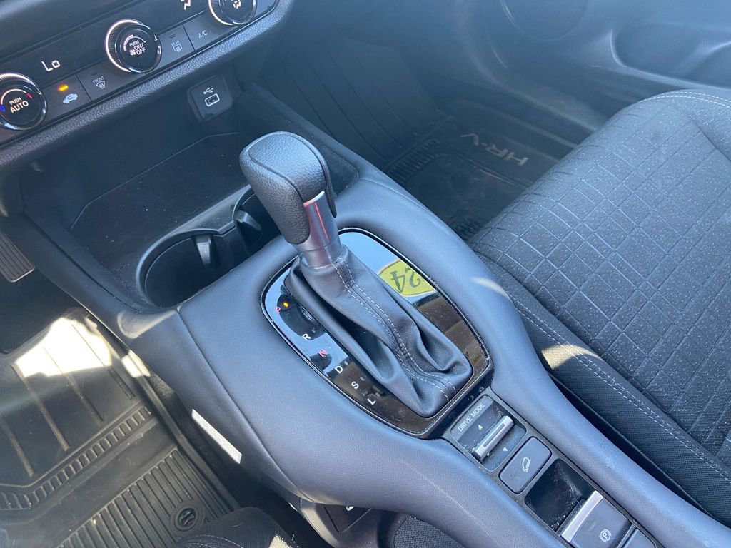 2024 Honda HR-V LX photo 15