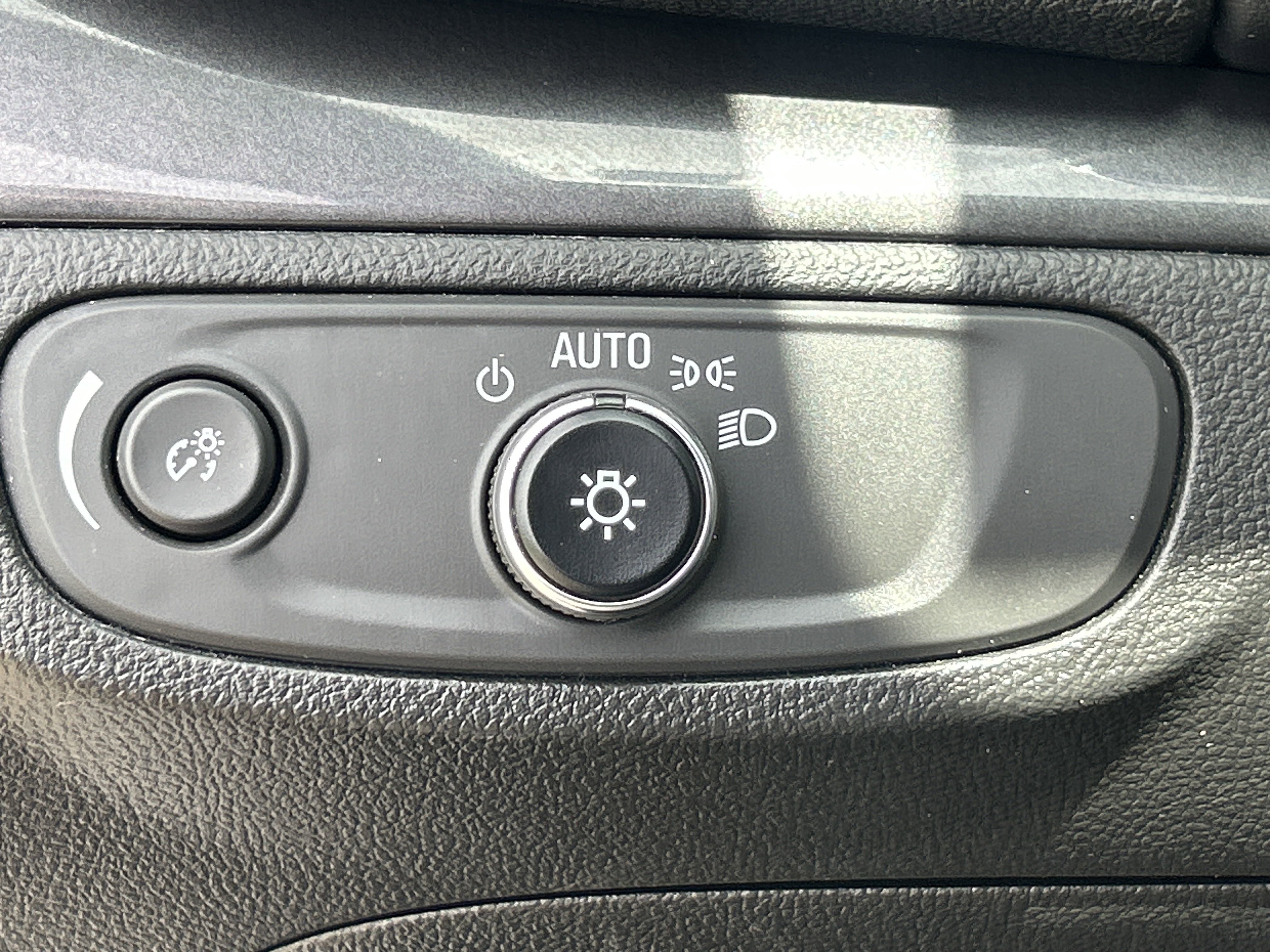 2018 Buick Encore Preferred photo 6