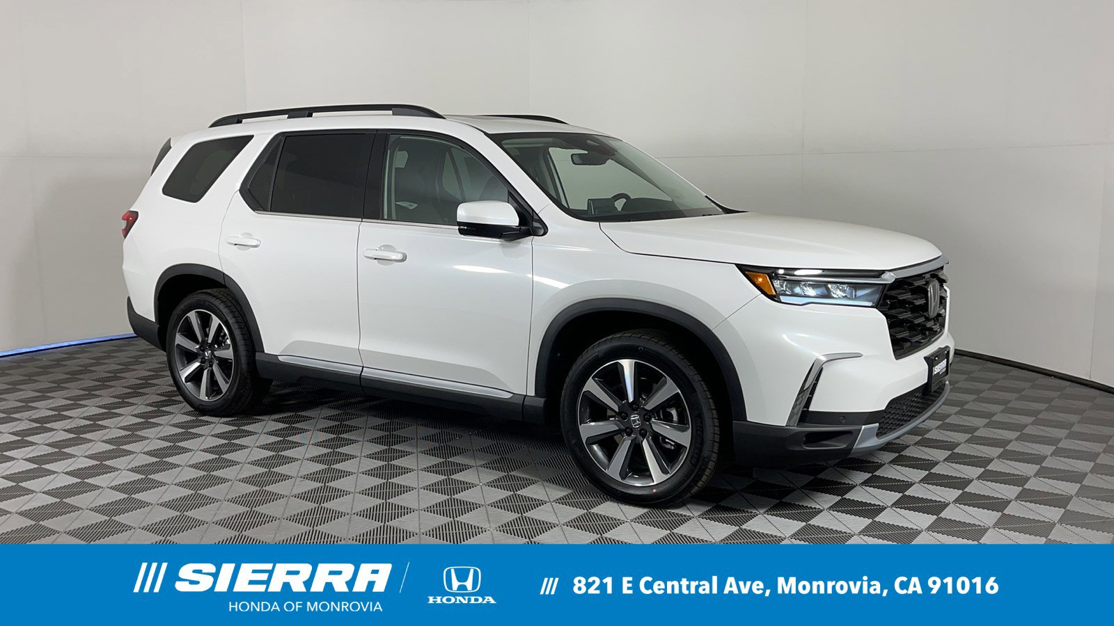 2025 Honda Pilot Touring's photo