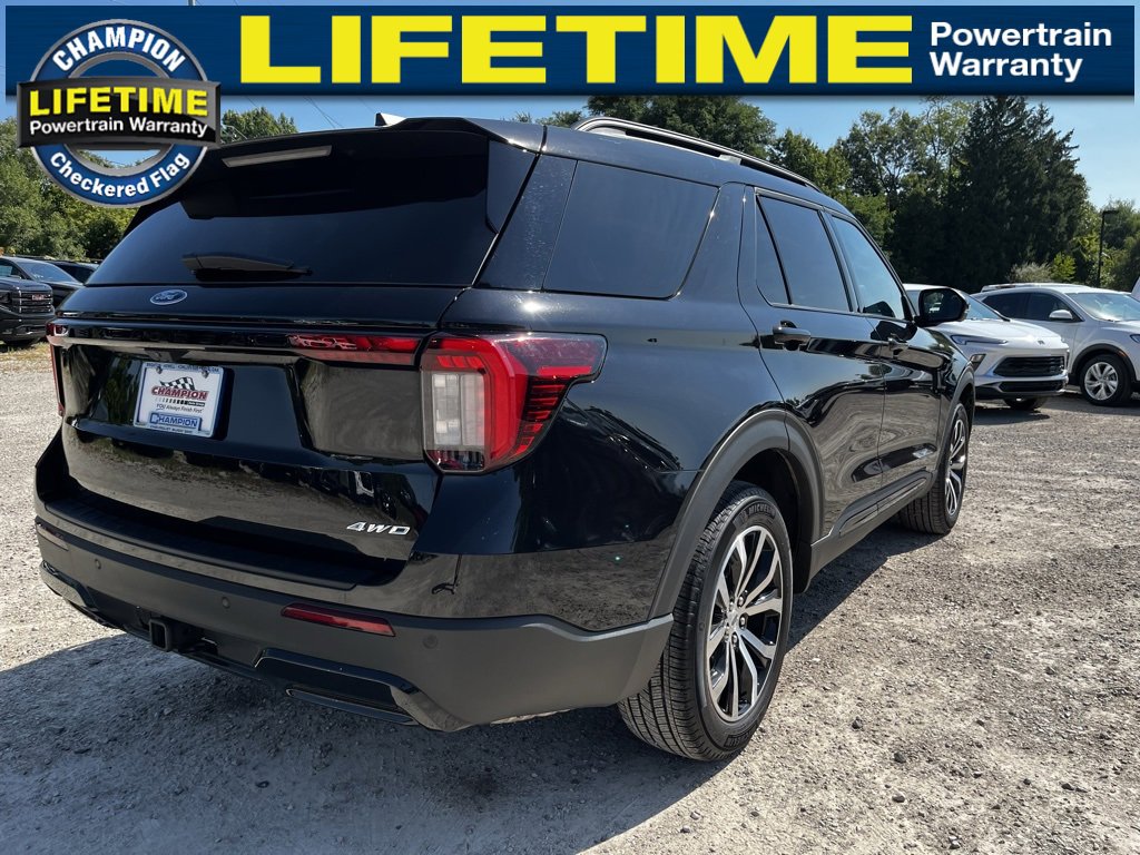 2025 Ford Explorer ST-Line photo 3