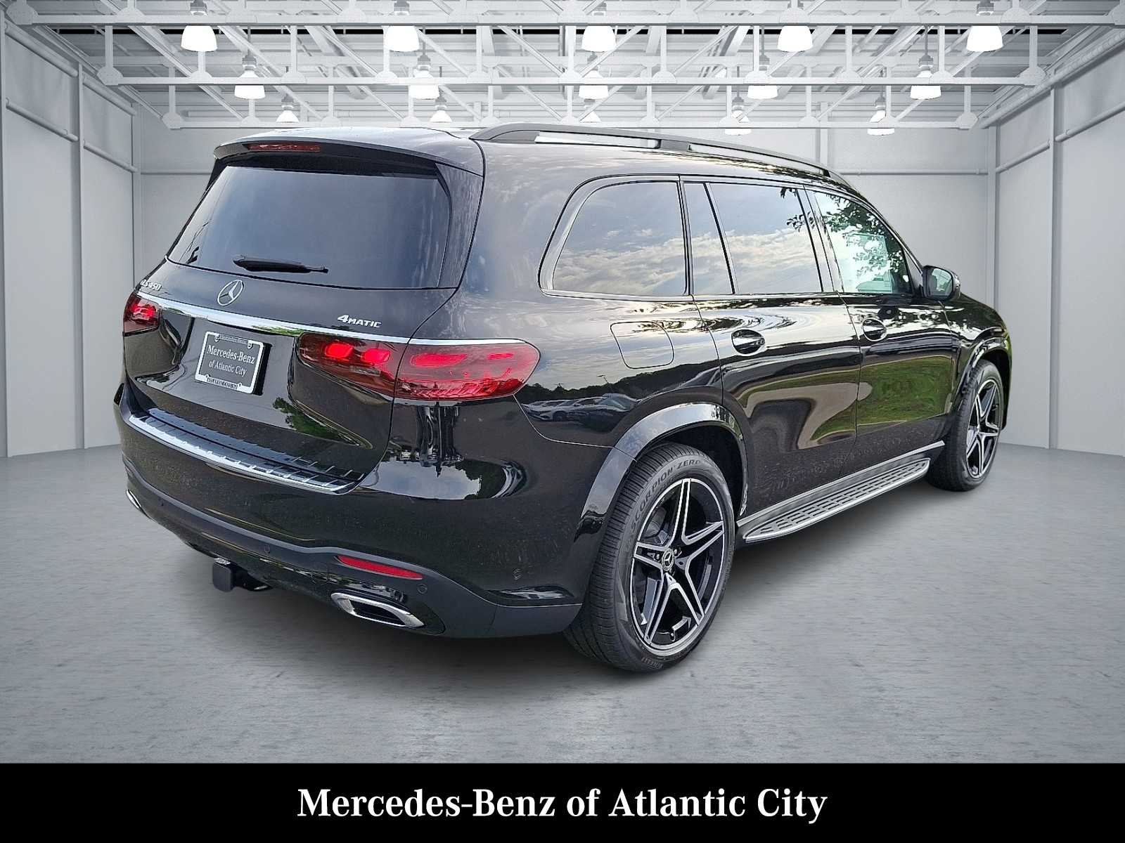 2026 Mercedes Benz GLS 450 4MATIC photo 3