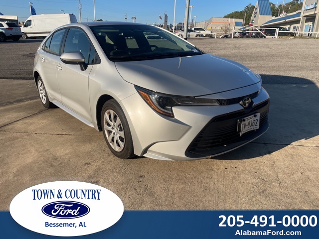 2024 Toyota Corolla LE's photo