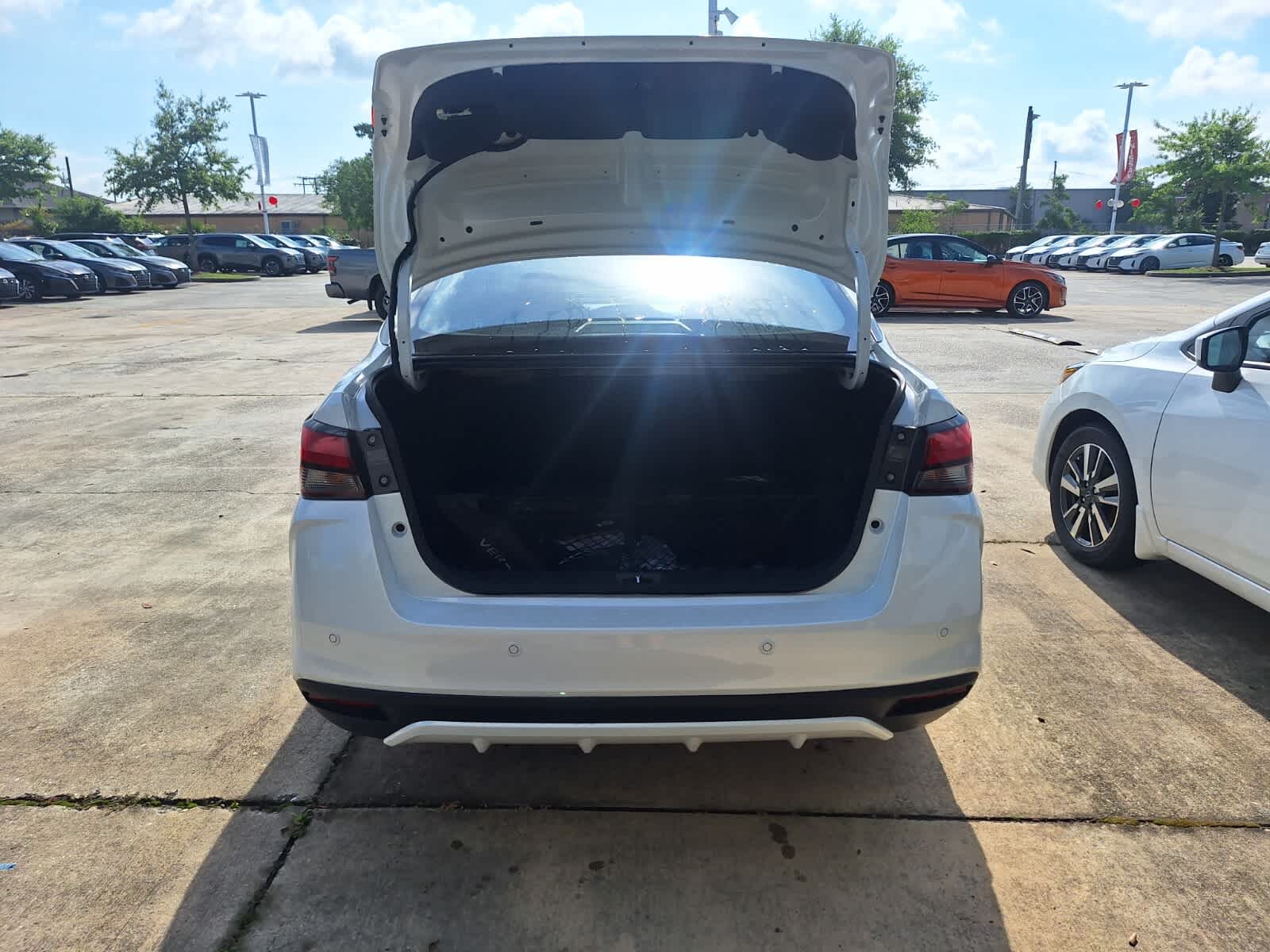2025 Nissan Versa SV photo 23