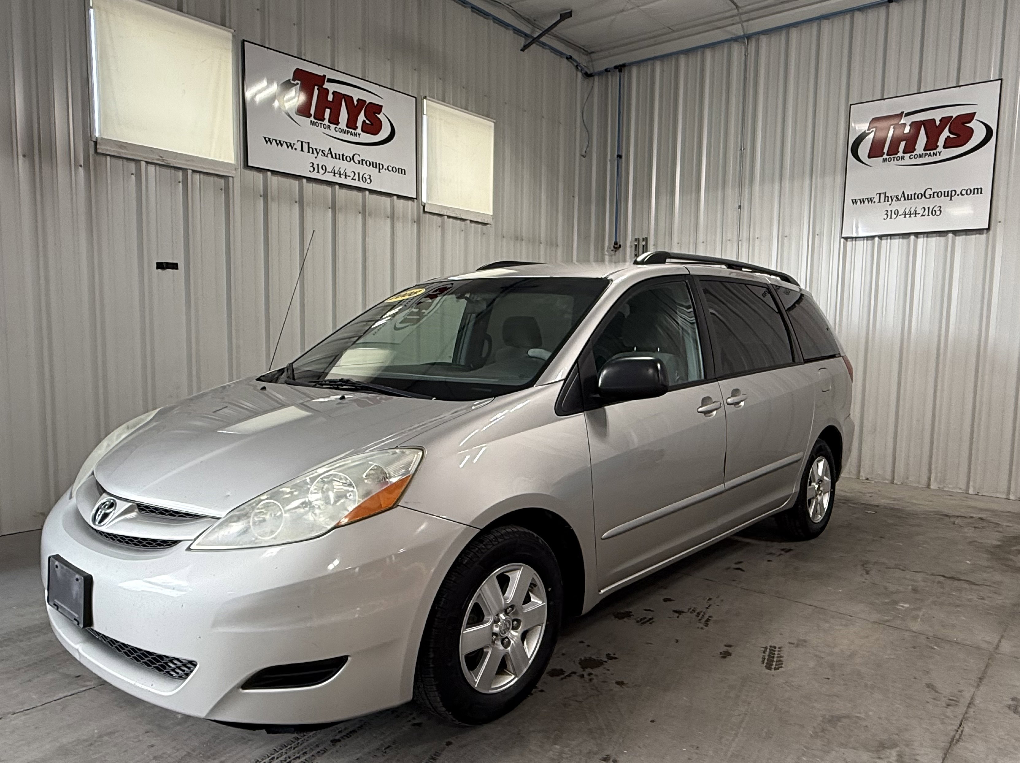 2008 Toyota Sienna LE photo 7