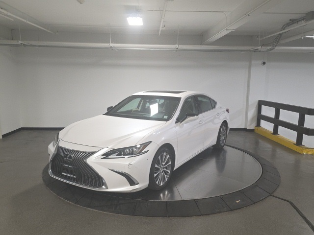 2019 Lexus ES 350 photo 2