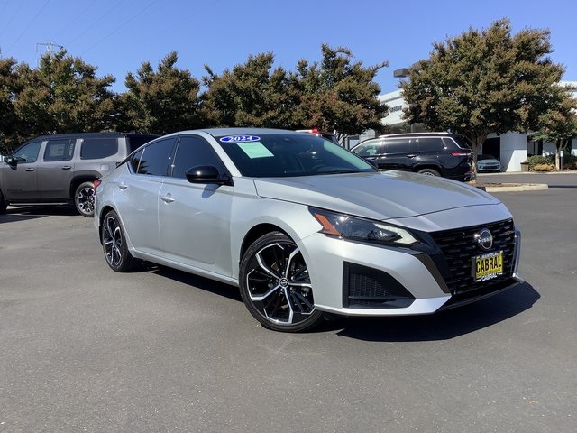 2024 Nissan Altima SR photo 2
