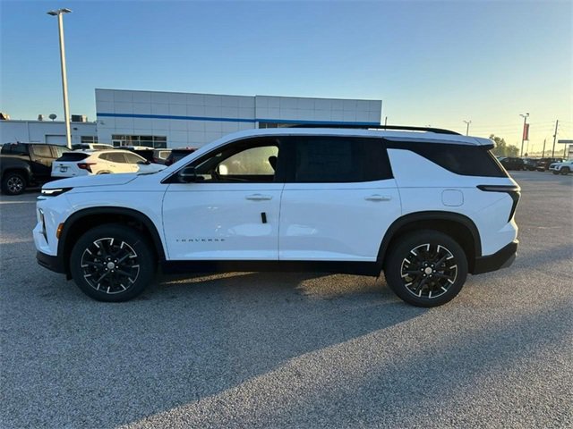 2026 Chevrolet Traverse photo 2