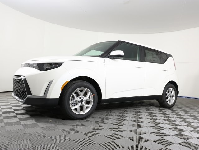 2025 Kia Soul LX's photo