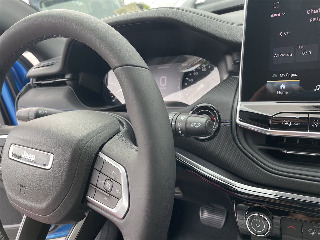 2025 Jeep Compass Latitude photo 23