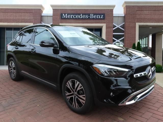 2025 Mercedes Benz GLA 250 photo 3