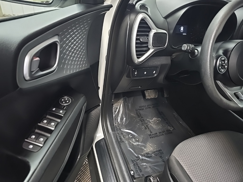 2021 Kia Soul LX photo 26