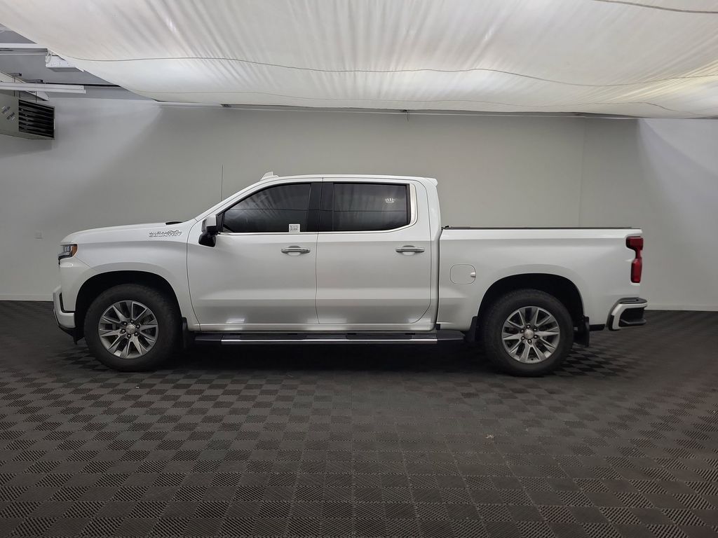 2022 Chevrolet Silverado 1500 High Country photo 2