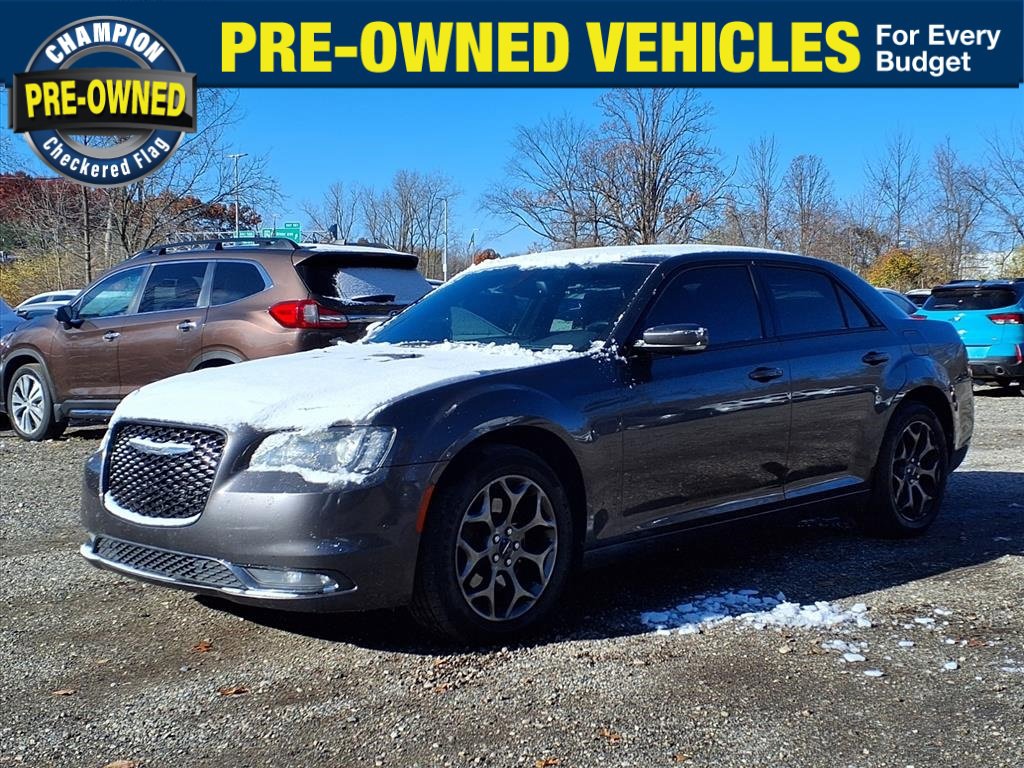 2015 Chrysler 300 S's photo