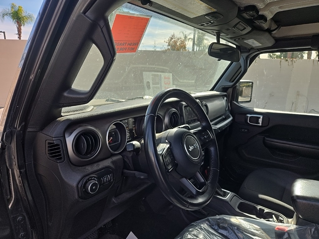 Used 2018 Gray Jeep Unlimited Sport S image 9