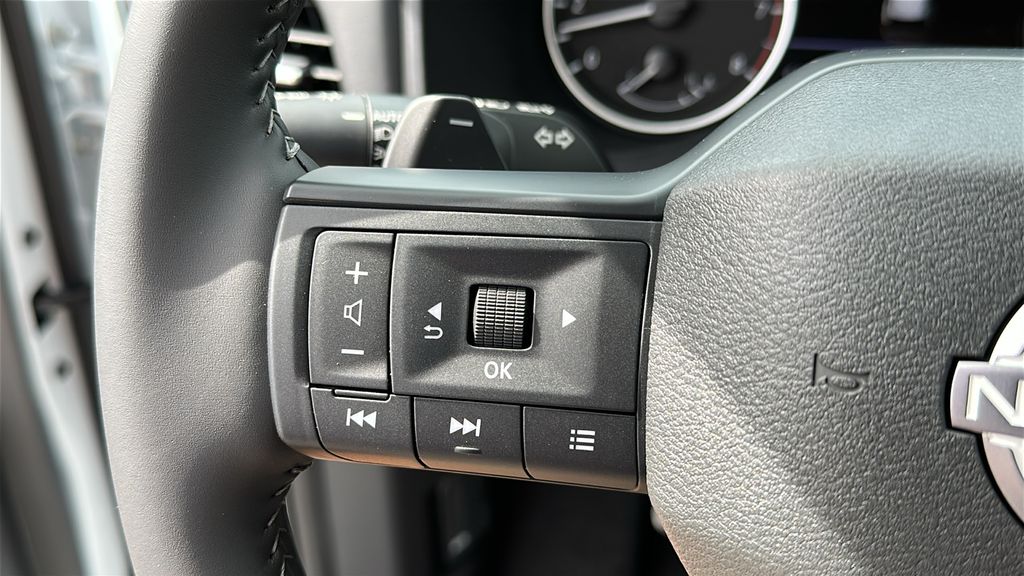 2026 Nissan Rogue SV photo 13
