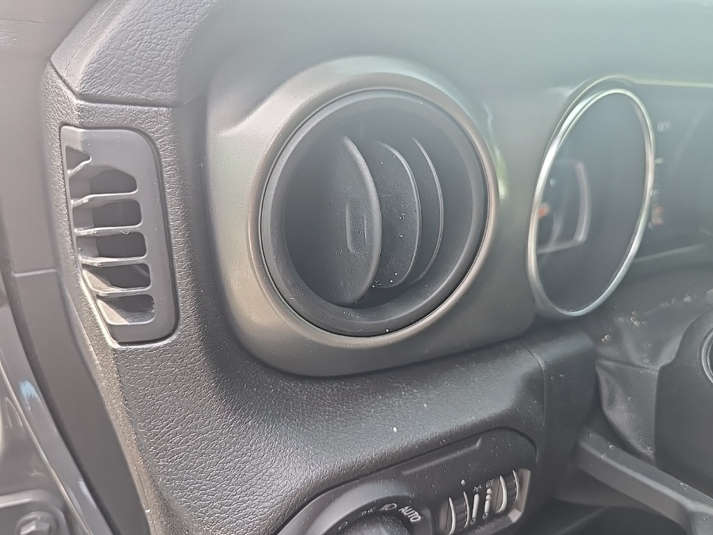 2021 Jeep Wrangler Unlimited Willys photo 25