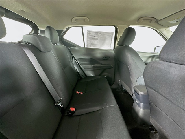 2025 Nissan Kicks Play S photo 24