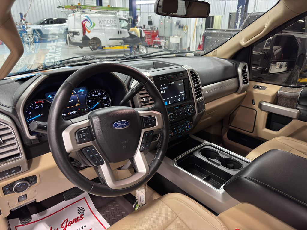 2017 Ford F-250 Lariat photo 3