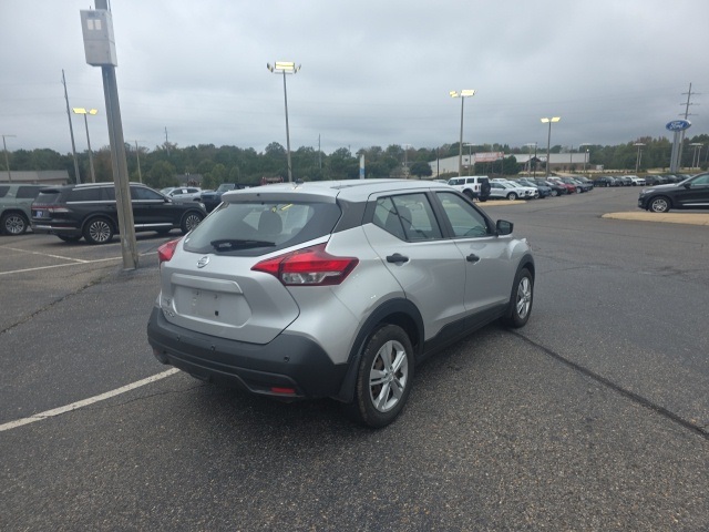 2020 Nissan Kicks S photo 3