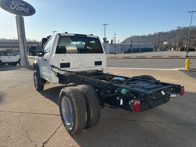 2024 Ford F-600 photo 5