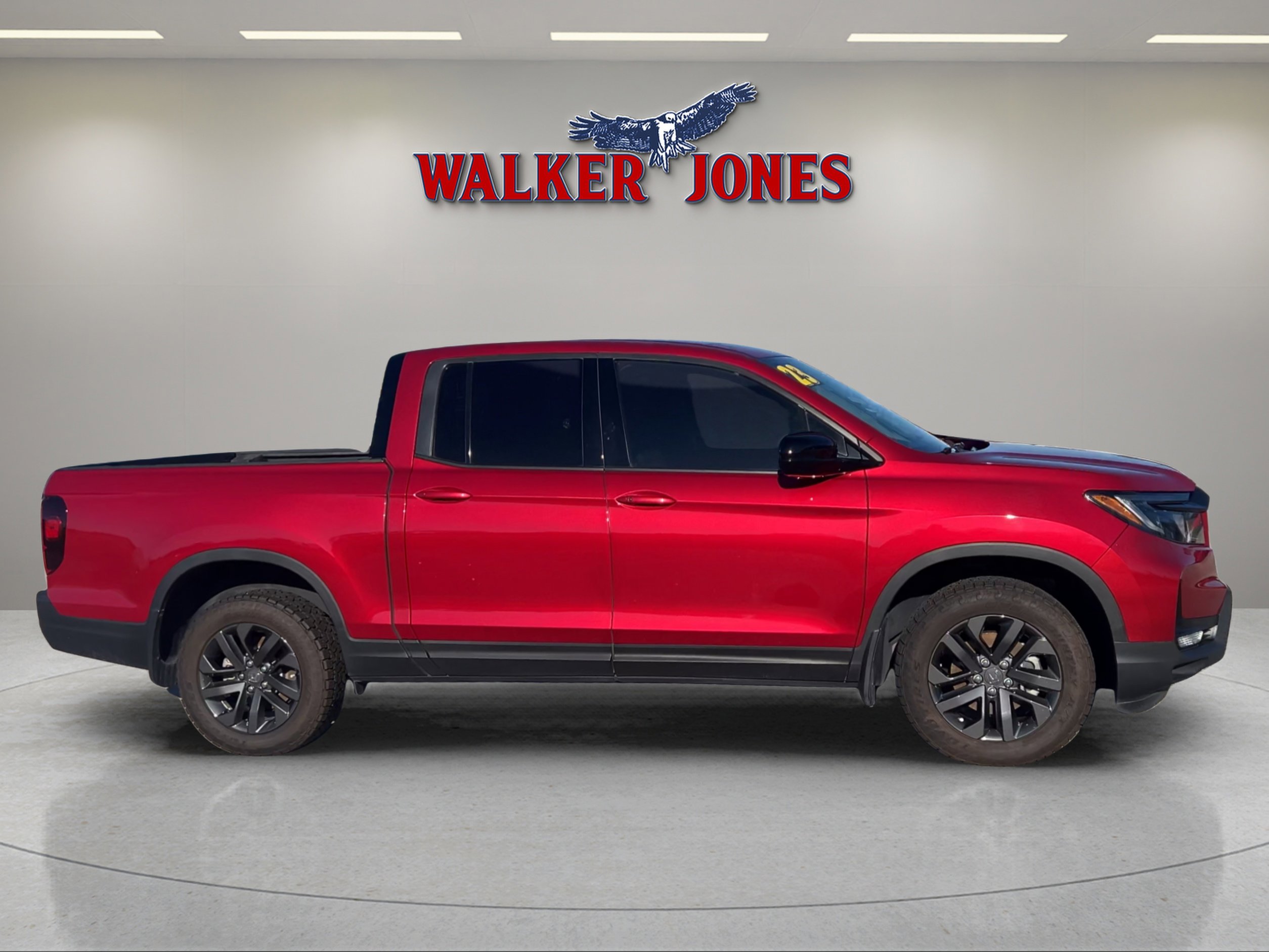 2023 Honda Ridgeline Sport photo 2