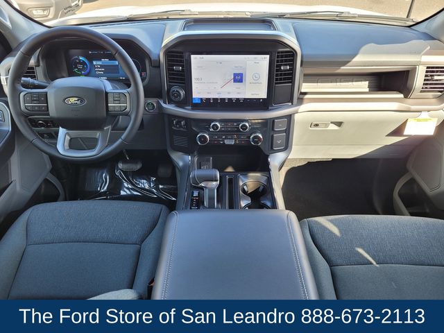 2025 Ford F-150 Lightning XLT photo 9