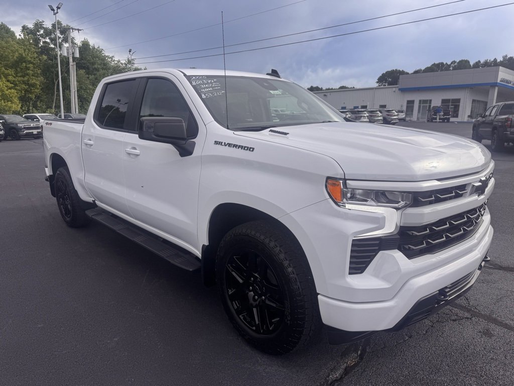 2025 Chevrolet Silverado 1500 RST photo 2