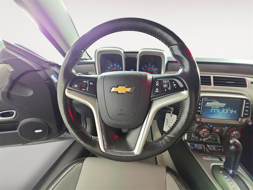 2014 Chevrolet Camaro 2LT photo 12