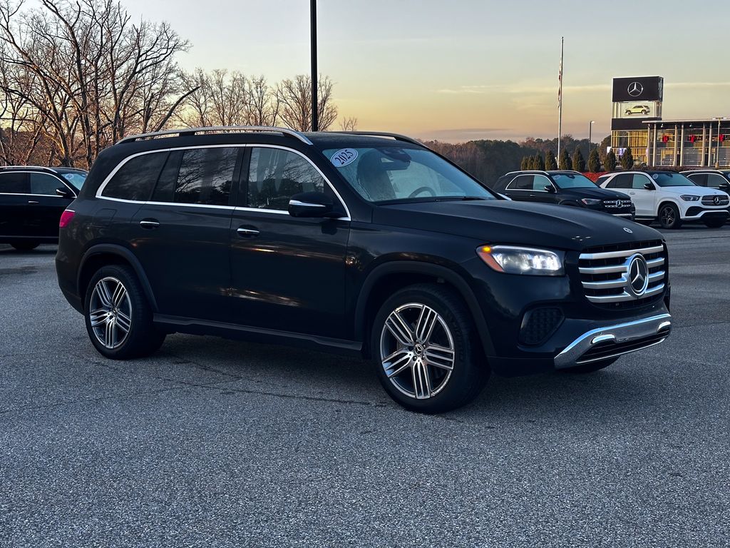 2025 Mercedes-Benz GLS Base's photo