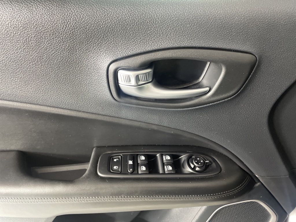 2019 Jeep Compass Altitude photo 19