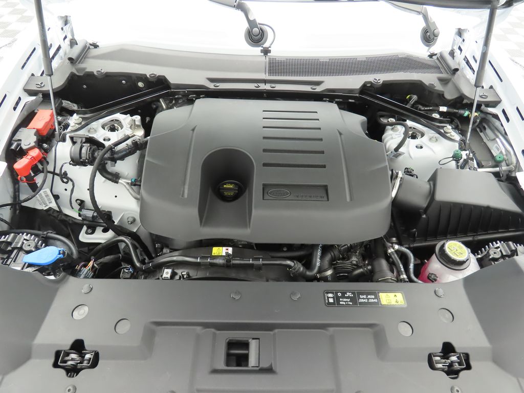 2025 Land Rover Defender 110 S photo 27