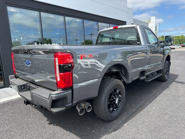 2024 Ford F-350 XL photo 3